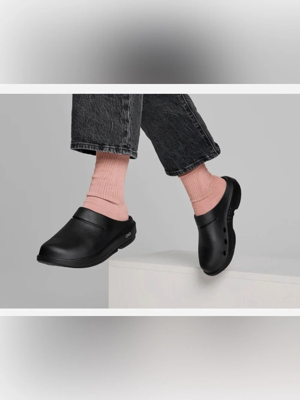 OOFOS black unisex slip on clog light weight flexible shoes New in box